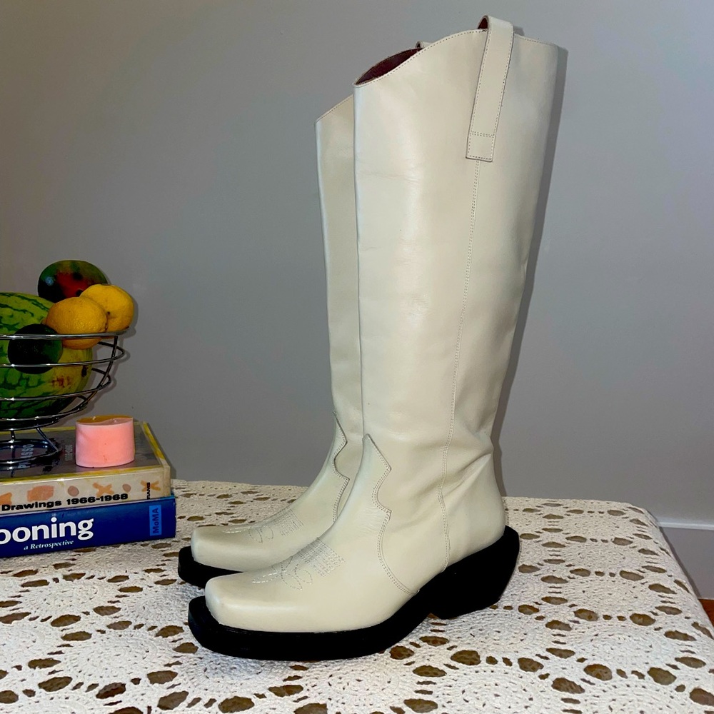 ALOHAS Knee high cream leather boots